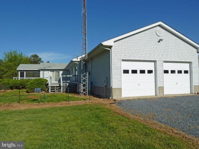 1020 Wagner Point Road Cambridge, MD 21613 - Photo 21 of 26 Garage & back yard