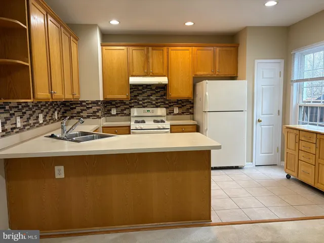 $3,000 | 8935 Singleleaf Circle, Lorton, VA 22079