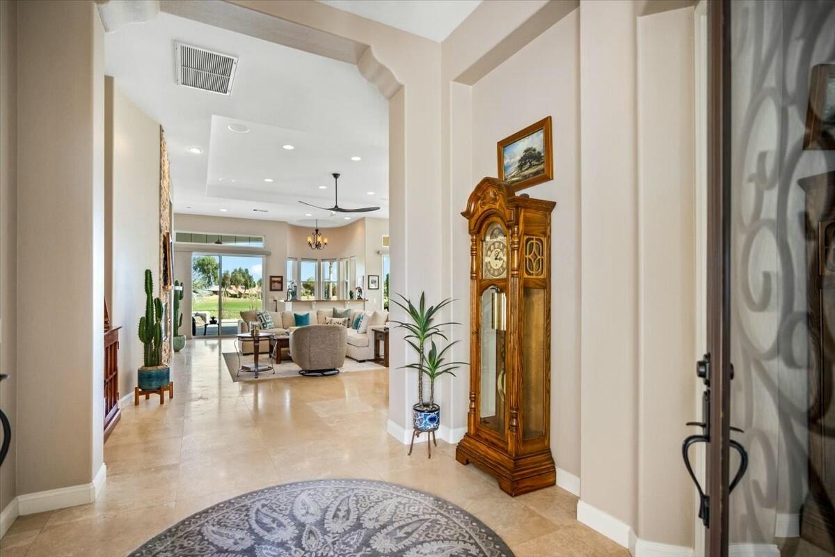 82 Vía Las Flores Rancho Mirage, CA 92270 - Photo 13 of 56 tempImagenEpeZV