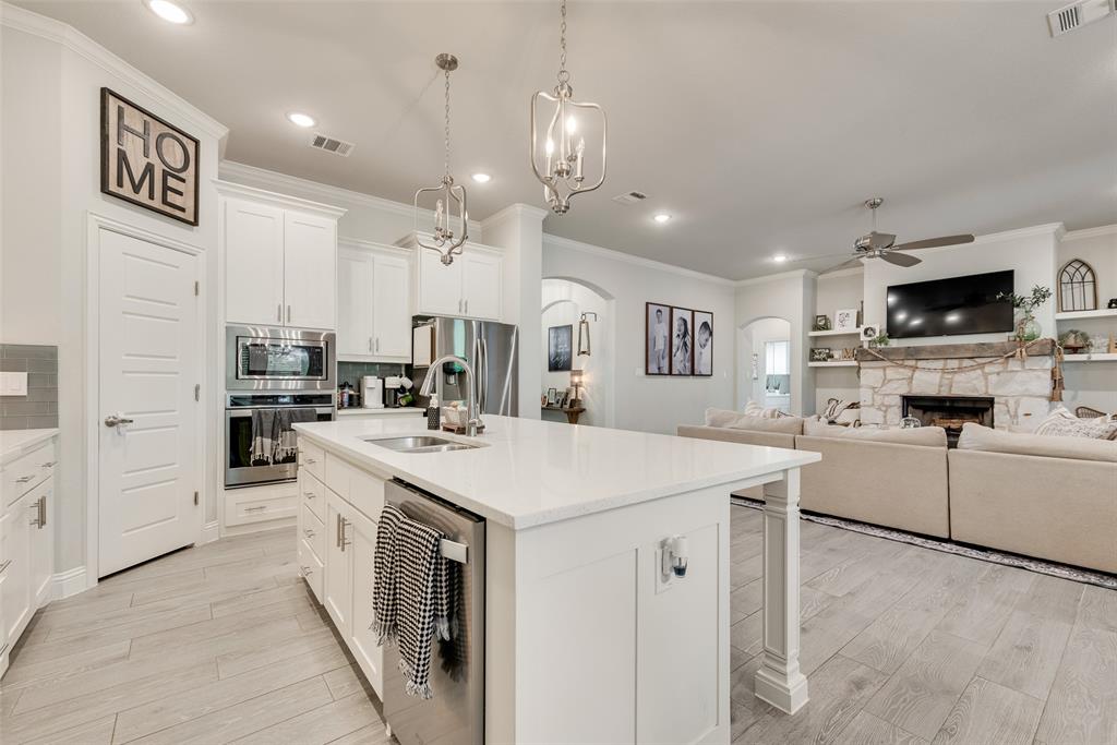 101 Oxford Court Weatherford, TX 76088 - Photo 11 of 35