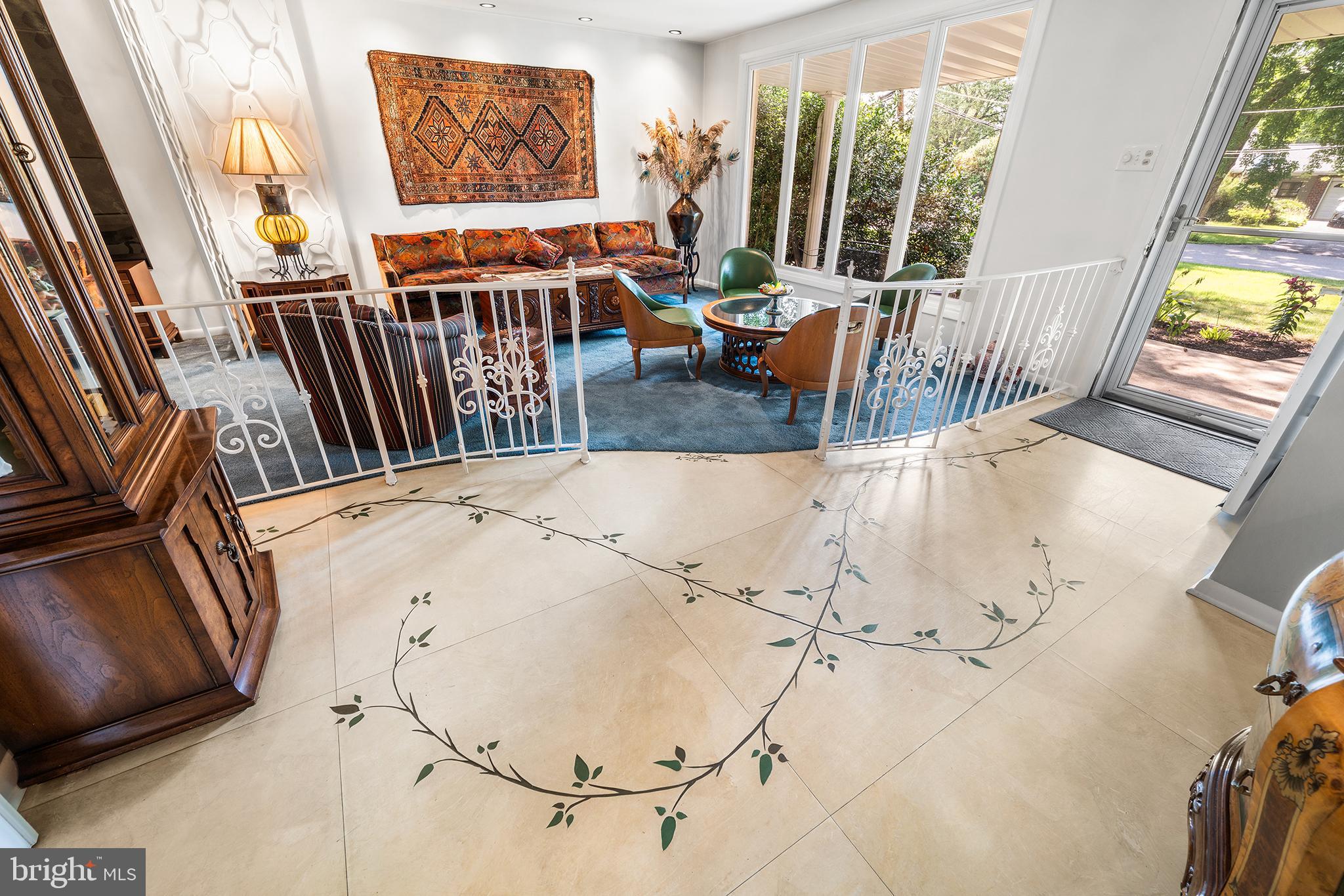 403 Meadow Lane Wallingford, PA 19086 - Photo 5 of 38 Foyer
