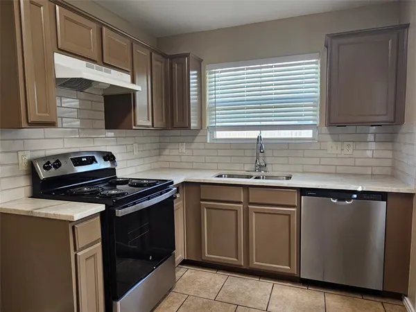 $1,600 | 500 Birch Cluster Court, Conroe, TX 77301