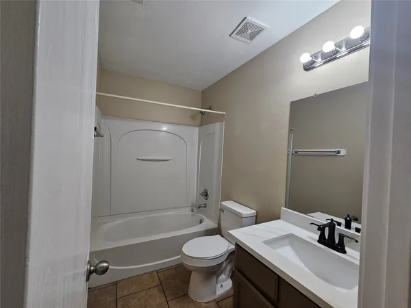 $1,600 | 500 Birch Cluster Court, Conroe, TX 77301