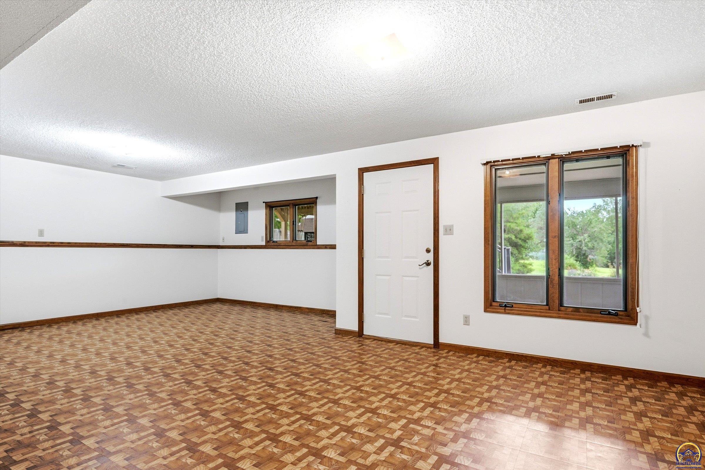 7143 Southwest 33rd Street Topeka, KS 66614 - Photo 21 of 43