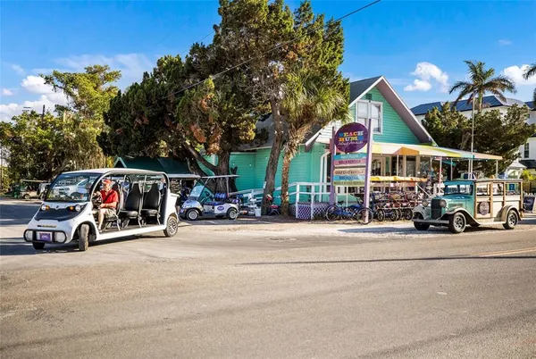 $1,575,000 | 120 Maple Avenue, Anna Maria, FL 34216