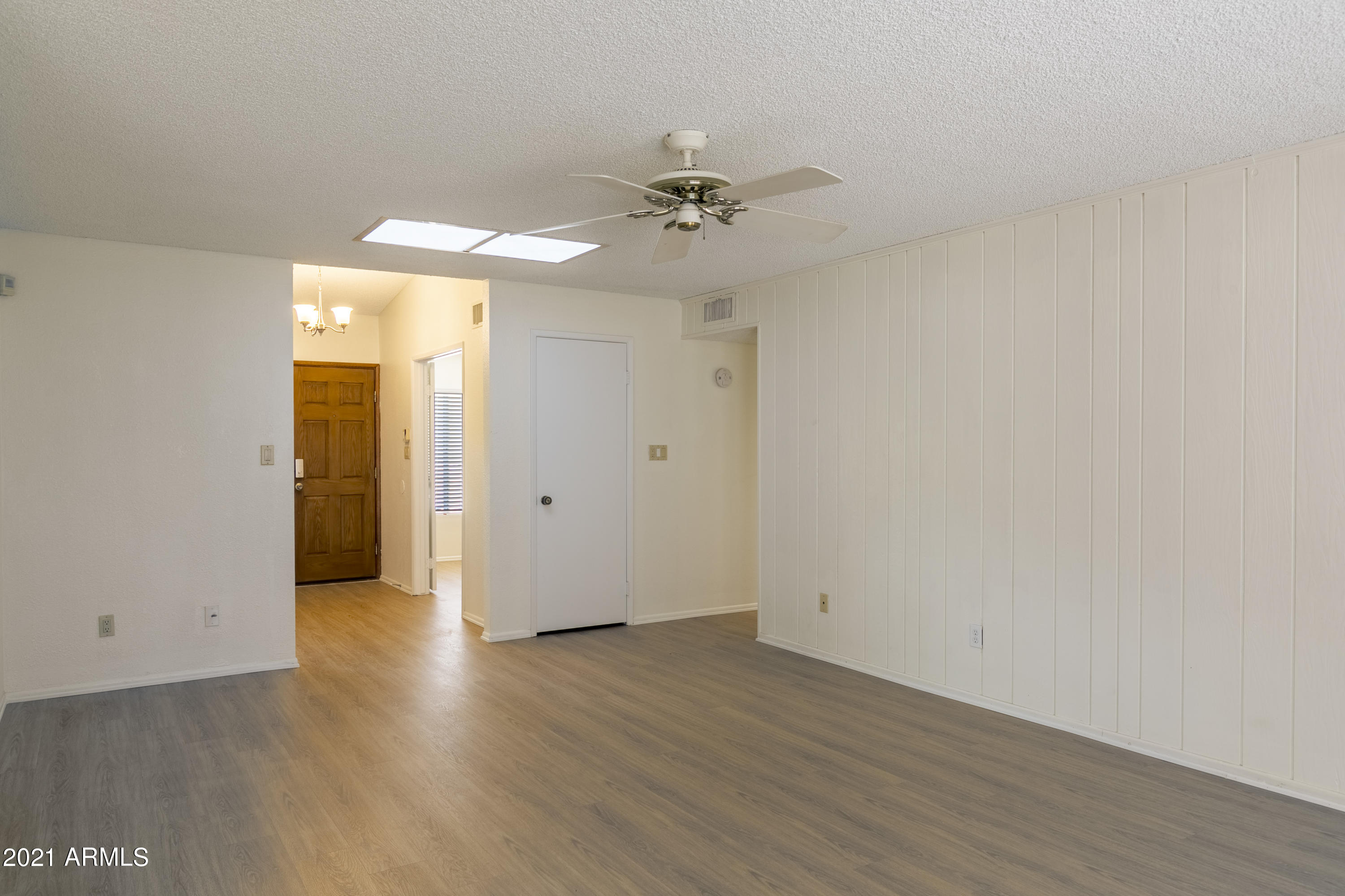 966 East Morningstar Lane Tempe, AZ 85283 - Photo 12 of 27 19 Family Room