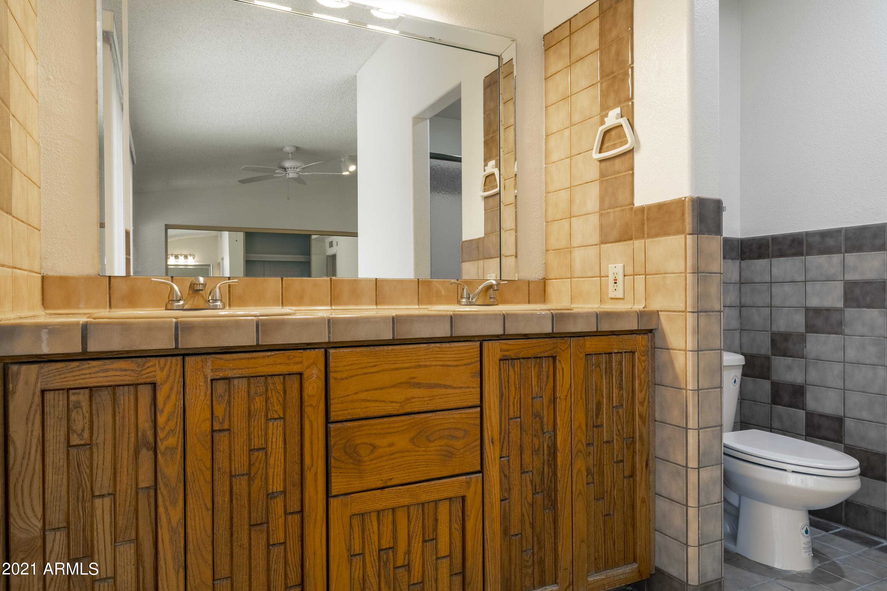 966 East Morningstar Lane Tempe, AZ 85283 - Photo 19 of 27 42 Primary Bath