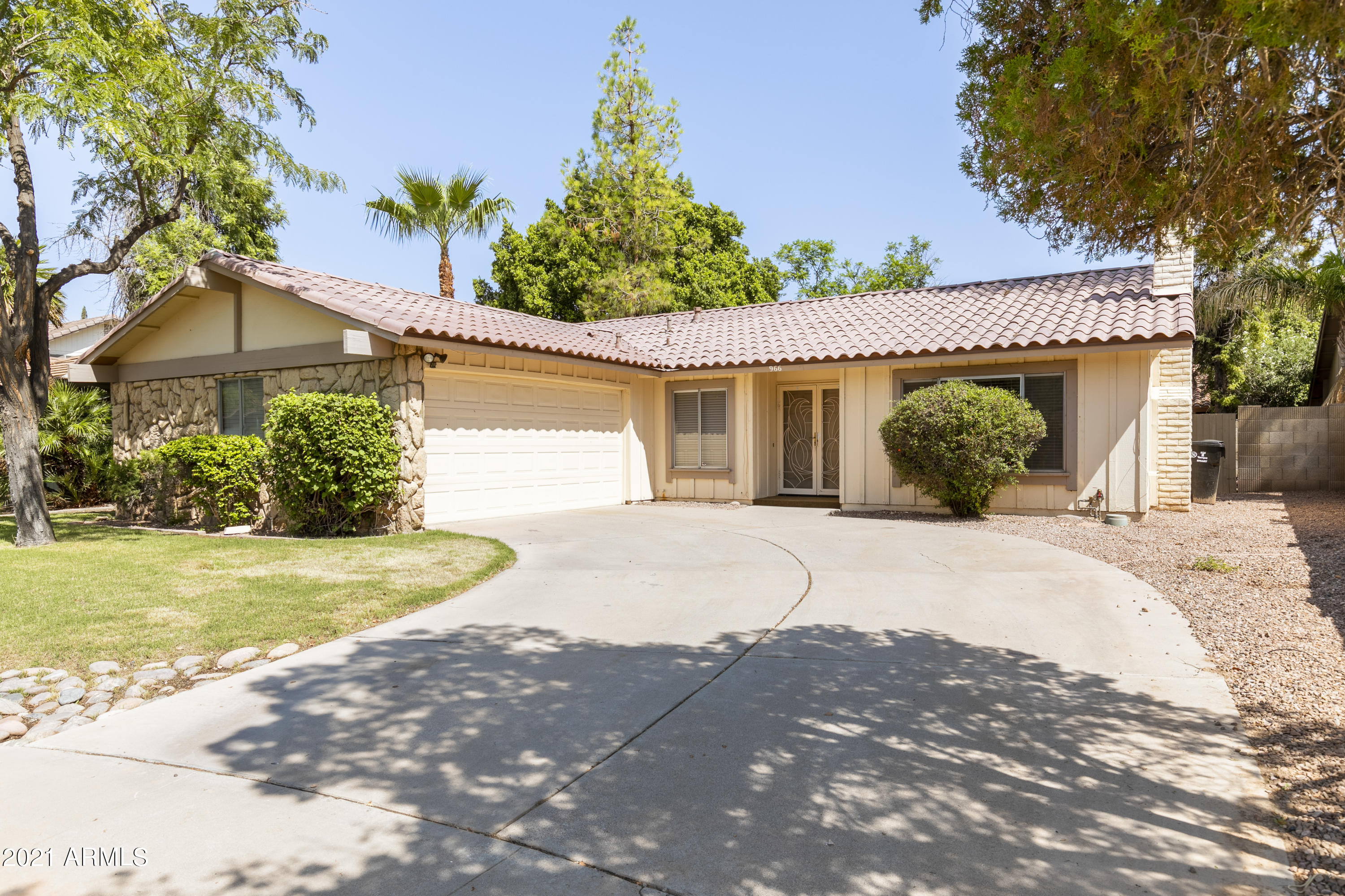 966 East Morningstar Lane Tempe, AZ 85283 - Photo 2 of 27 02 Front