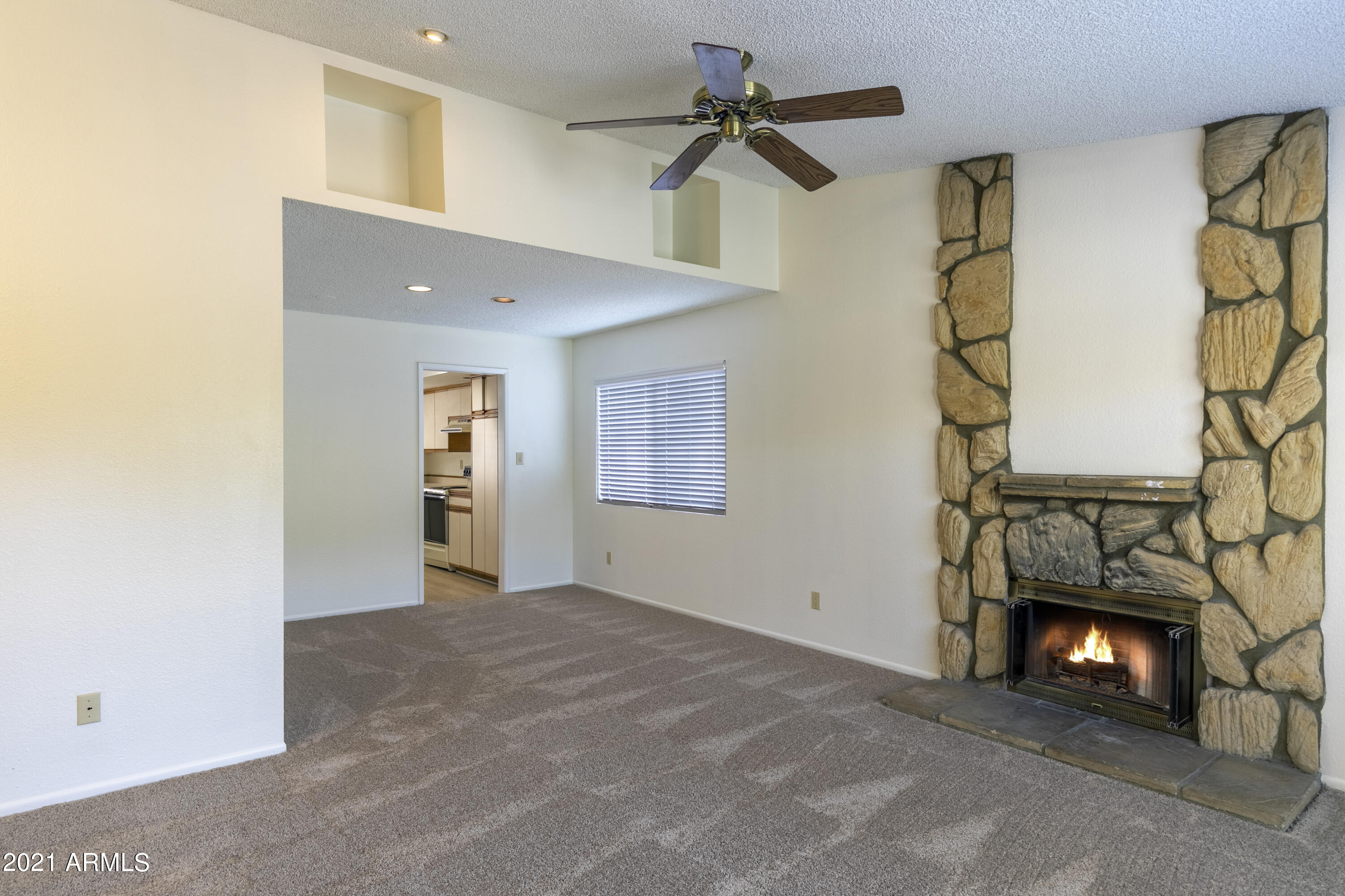 966 East Morningstar Lane Tempe, AZ 85283 - Photo 7 of 27 06 Living Room