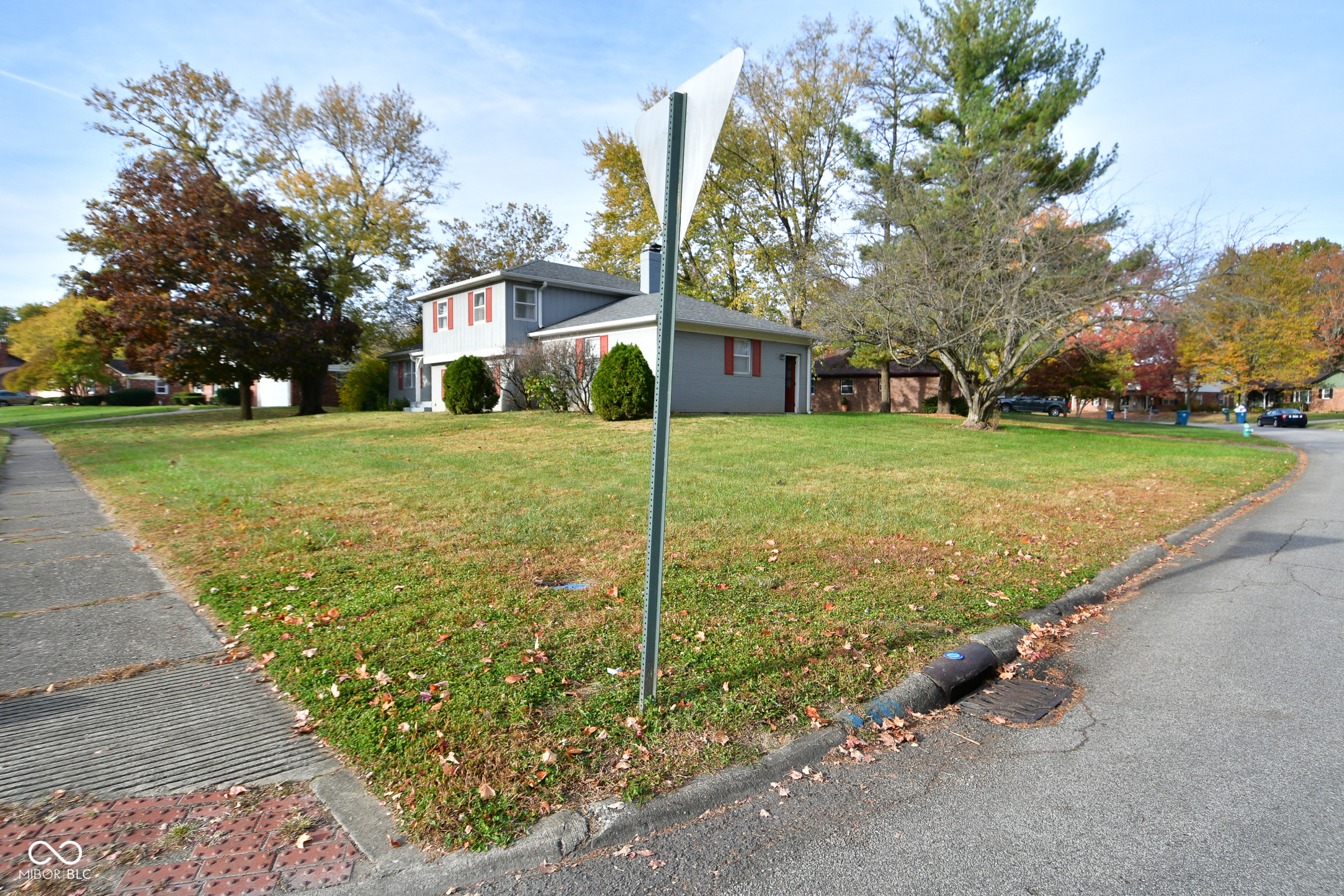 838 Lansdowne Road Indianapolis, IN 46234 - Photo 2 of 48 Gallery Image 2