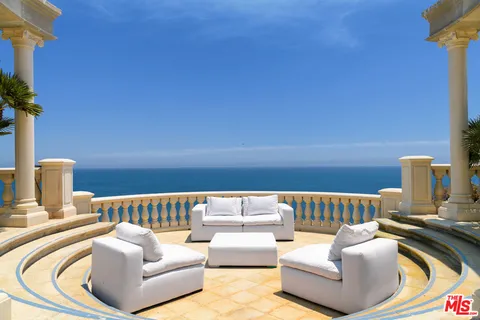 $90,000,000 | 28824 Cliffside Drive, Malibu, CA 90265