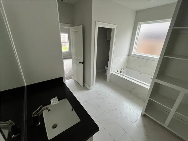 $401,000 | 16 Greystone Court, Angleton, TX 77515