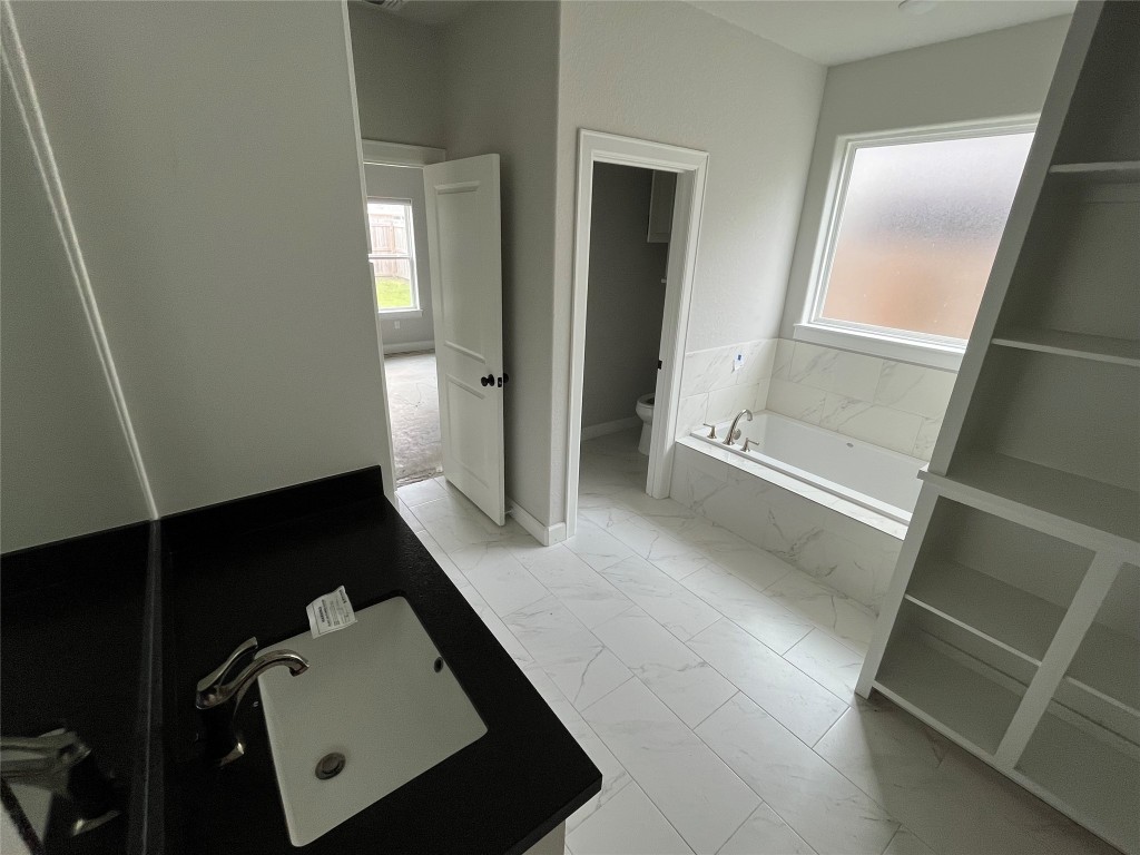 16 Greystone Court Angleton, TX 77515 - Photo 11 of 20