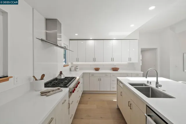 $2,748,000 | 233 Melody Lane, Orinda, CA 94563