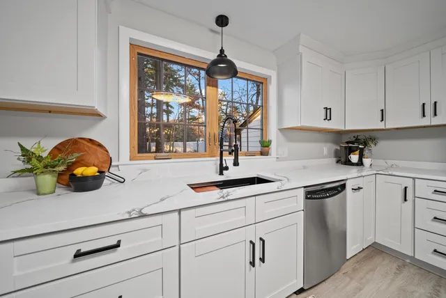 $600,000 | 4 Forest Road, Atkinson, NH 03811