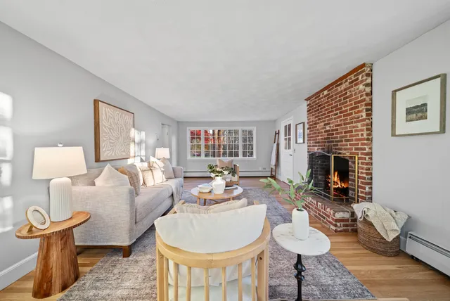 $600,000 | 4 Forest Road, Atkinson, NH 03811