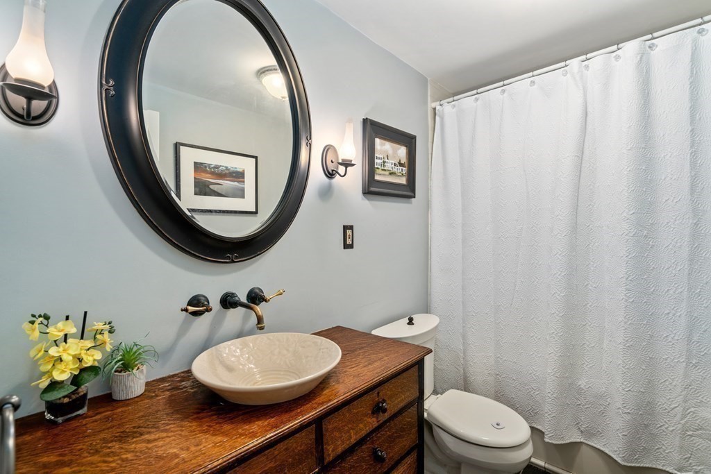 17 Westway Road Wayland, MA 01778 - Photo 12 of 26 Gallery Image 12
