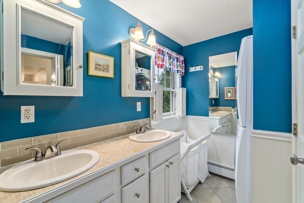 17 Westway Road Wayland, MA 01778 - Photo 16 of 26 Gallery Image 16