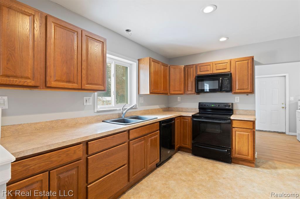 439 Benjamin Street Romeo, MI 48065 - Photo 4 of 26