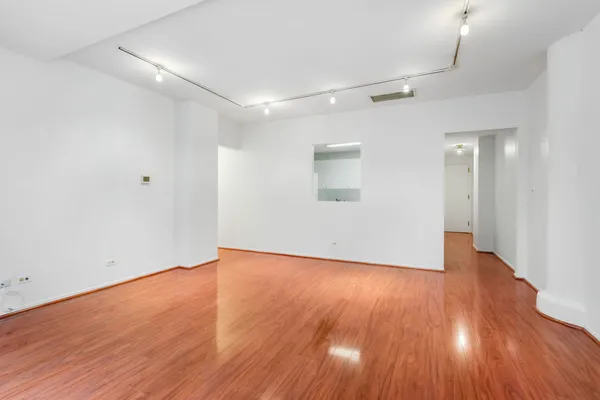 $2,000 | 431 South Dearborn Street, Unit 409, Chicago, IL 60605