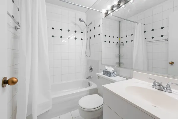 $2,000 | 431 South Dearborn Street, Unit 409, Chicago, IL 60605