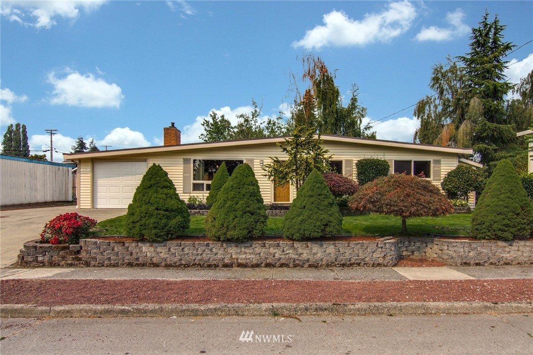 15741 121st Avenue Southeast Renton, WA 98058 - Photo 1 of 25 Gallery Image 1