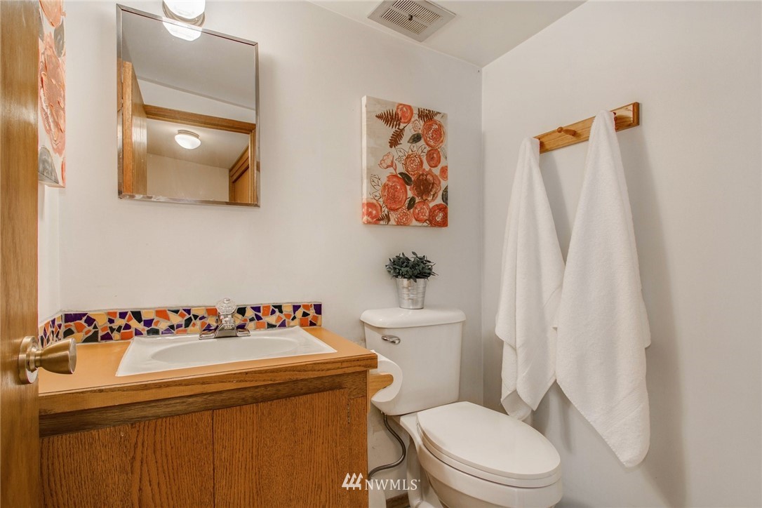 15741 121st Avenue Southeast Renton, WA 98058 - Photo 13 of 25 Gallery Image 13