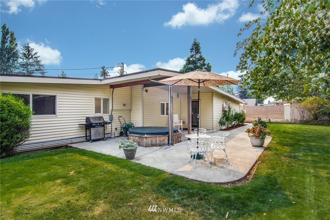 15741 121st Avenue Southeast Renton, WA 98058 - Photo 22 of 25 Gallery Image 22
