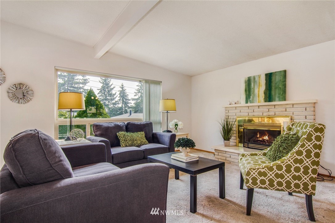 15741 121st Avenue Southeast Renton, WA 98058 - Photo 5 of 25 Gallery Image 5