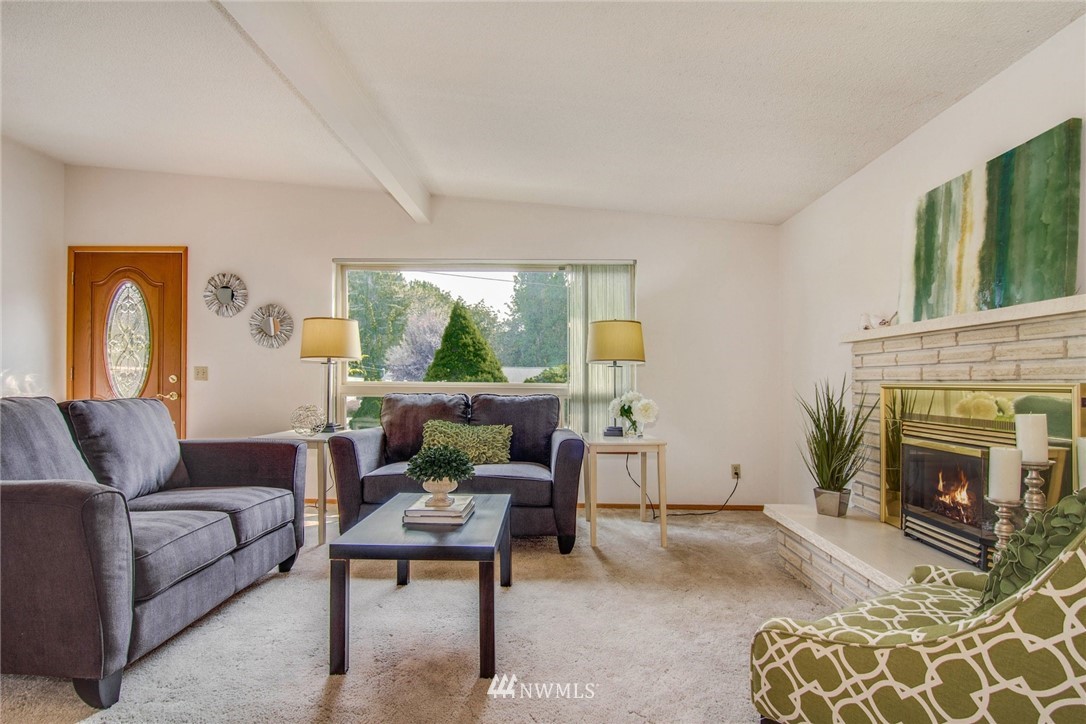 15741 121st Avenue Southeast Renton, WA 98058 - Photo 6 of 25 Gallery Image 6