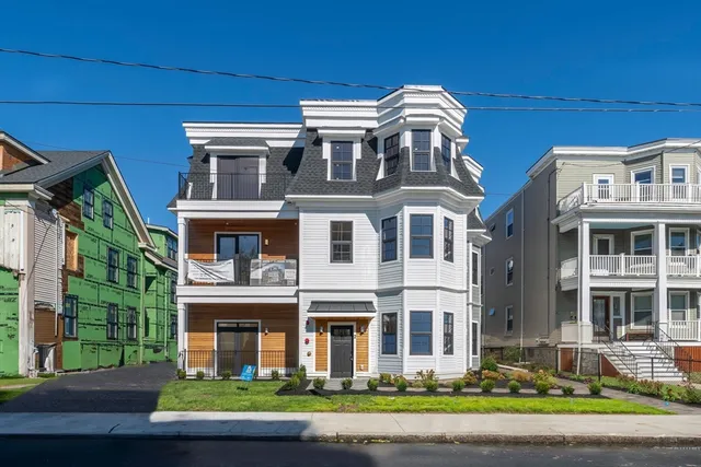 $740,000 | 33 Pearl Street, Unit 1, Boston, MA 02125