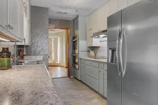 $3,500 | 604 Baker Drive, Hurst, TX 76054