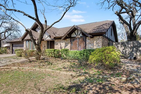 $3,500 | 604 Baker Drive, Hurst, TX 76054