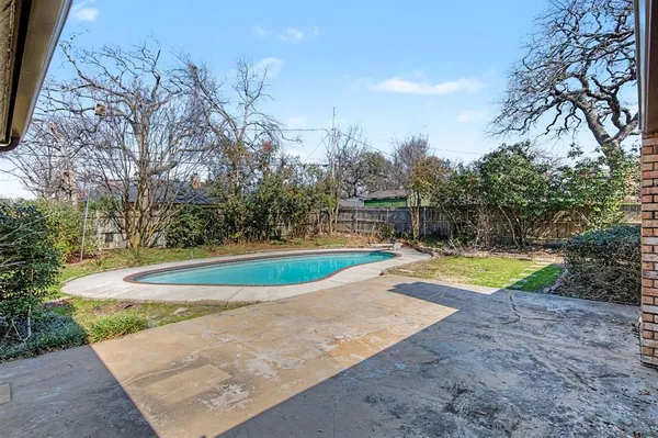 $3,500 | 604 Baker Drive, Hurst, TX 76054