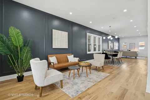 $999,500 | 3135 North Central Park Avenue, Chicago, IL 60618