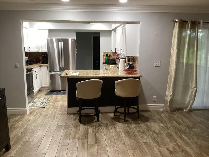 107 Timber Run West Riviera Beach, FL 33407 - Photo 3 of 19 Kitchen