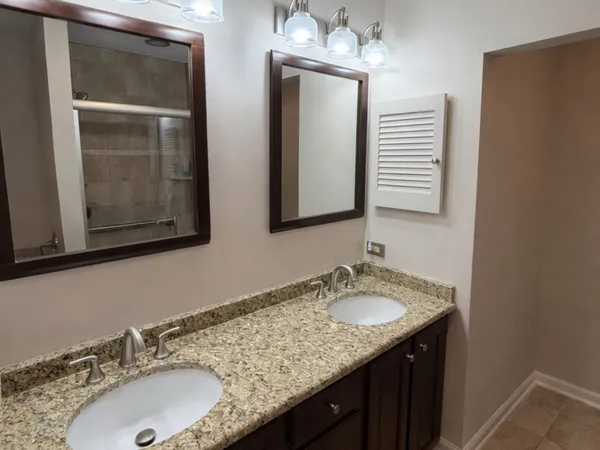 $479,000 | 10709 Hollow Tree Road, Orland Park, IL 60462