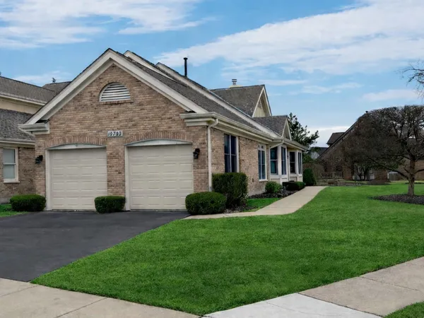 $479,000 | 10709 Hollow Tree Road, Orland Park, IL 60462