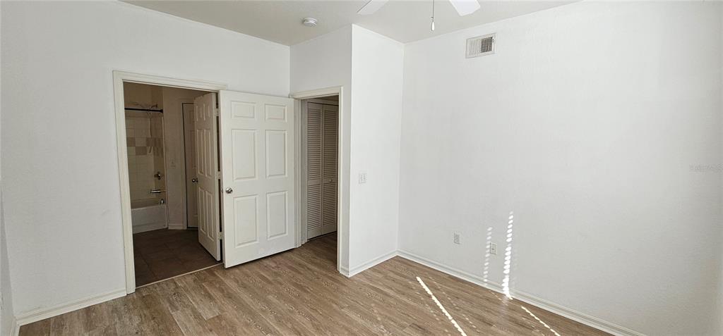 5581 Rosehill Road, Unit 104 Sarasota, FL 34233 - Photo 7 of 16