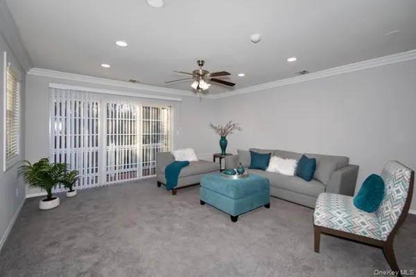 $4,105 | 30 Neal Path, Unit 30, Centereach, NY 11720