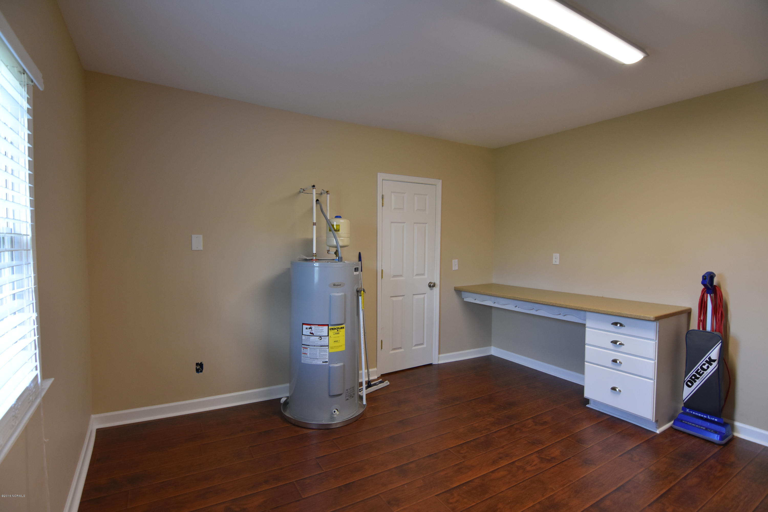 503 West Grantham Road New Bern, NC 28562 - Photo 11 of 25 Laundry Room/ Office Space