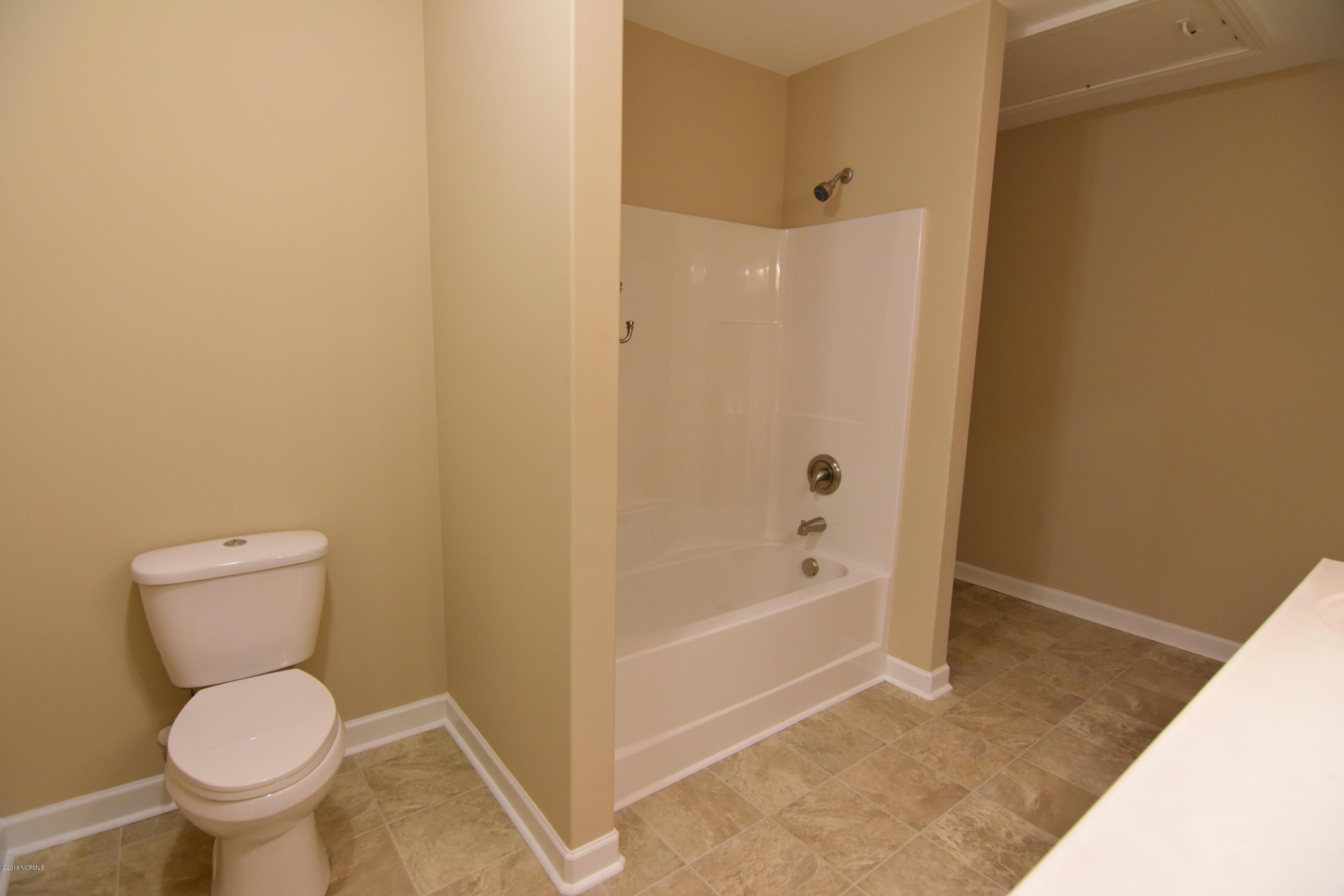 503 West Grantham Road New Bern, NC 28562 - Photo 15 of 25 Master Bathroom