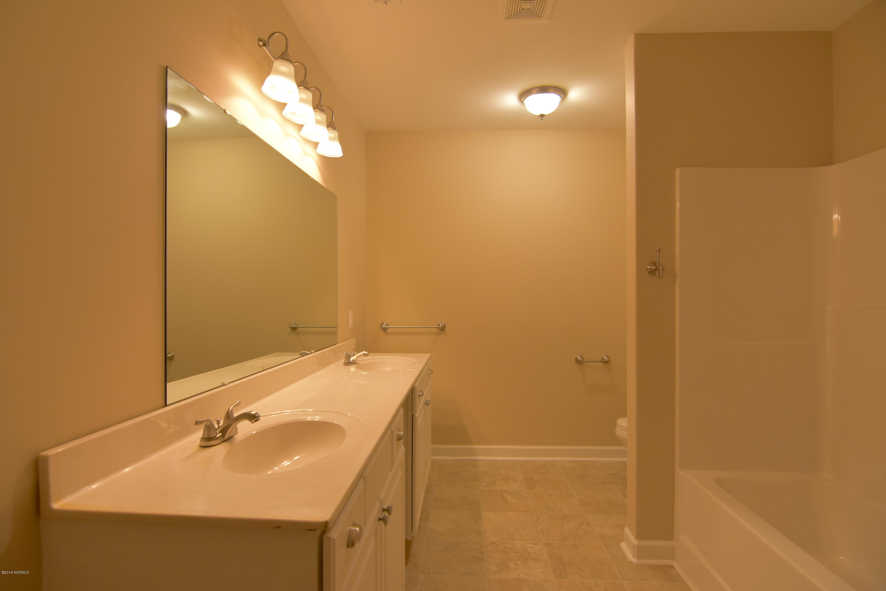 503 West Grantham Road New Bern, NC 28562 - Photo 16 of 25 Master Bathroom