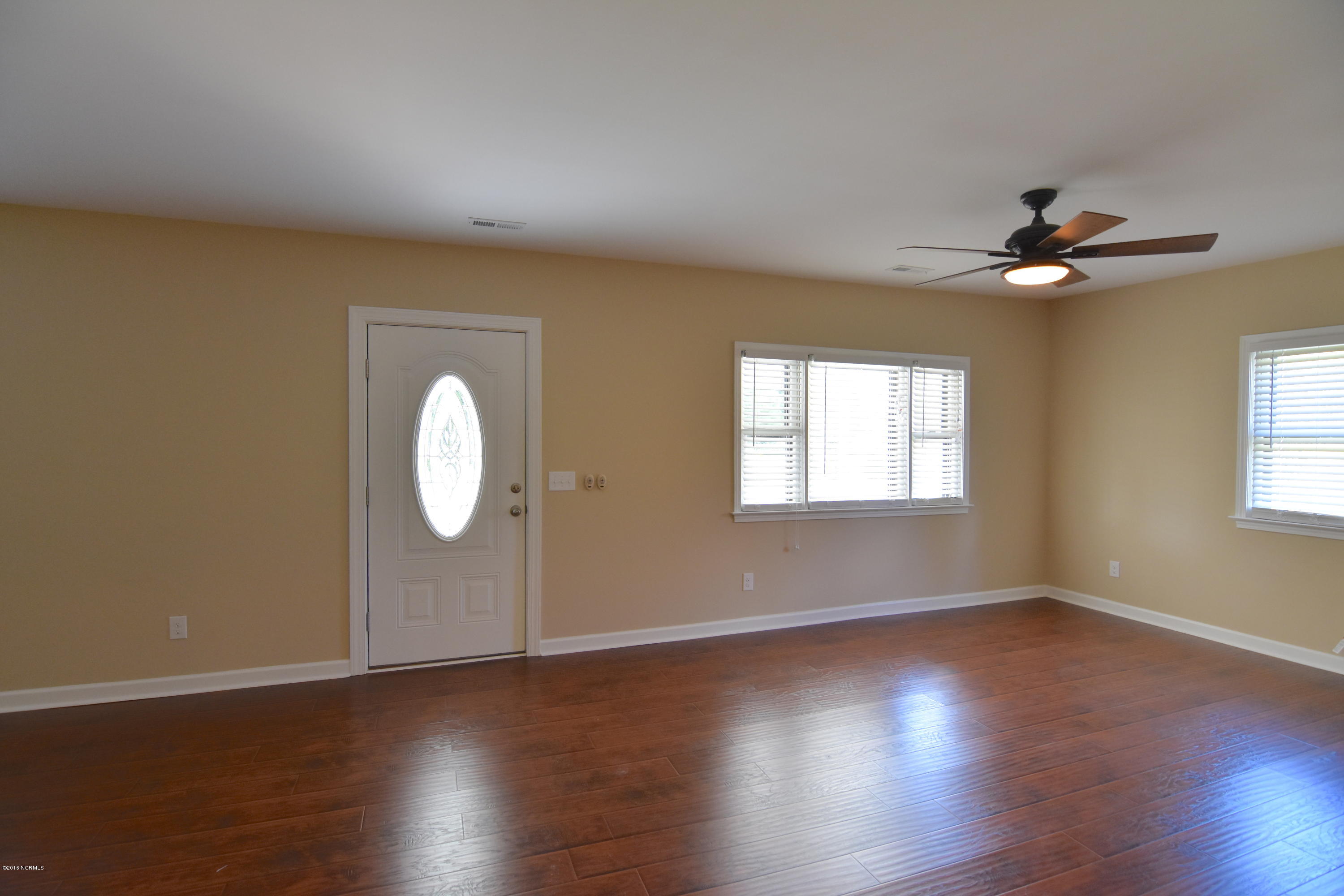 503 West Grantham Road New Bern, NC 28562 - Photo 2 of 25 Entrance