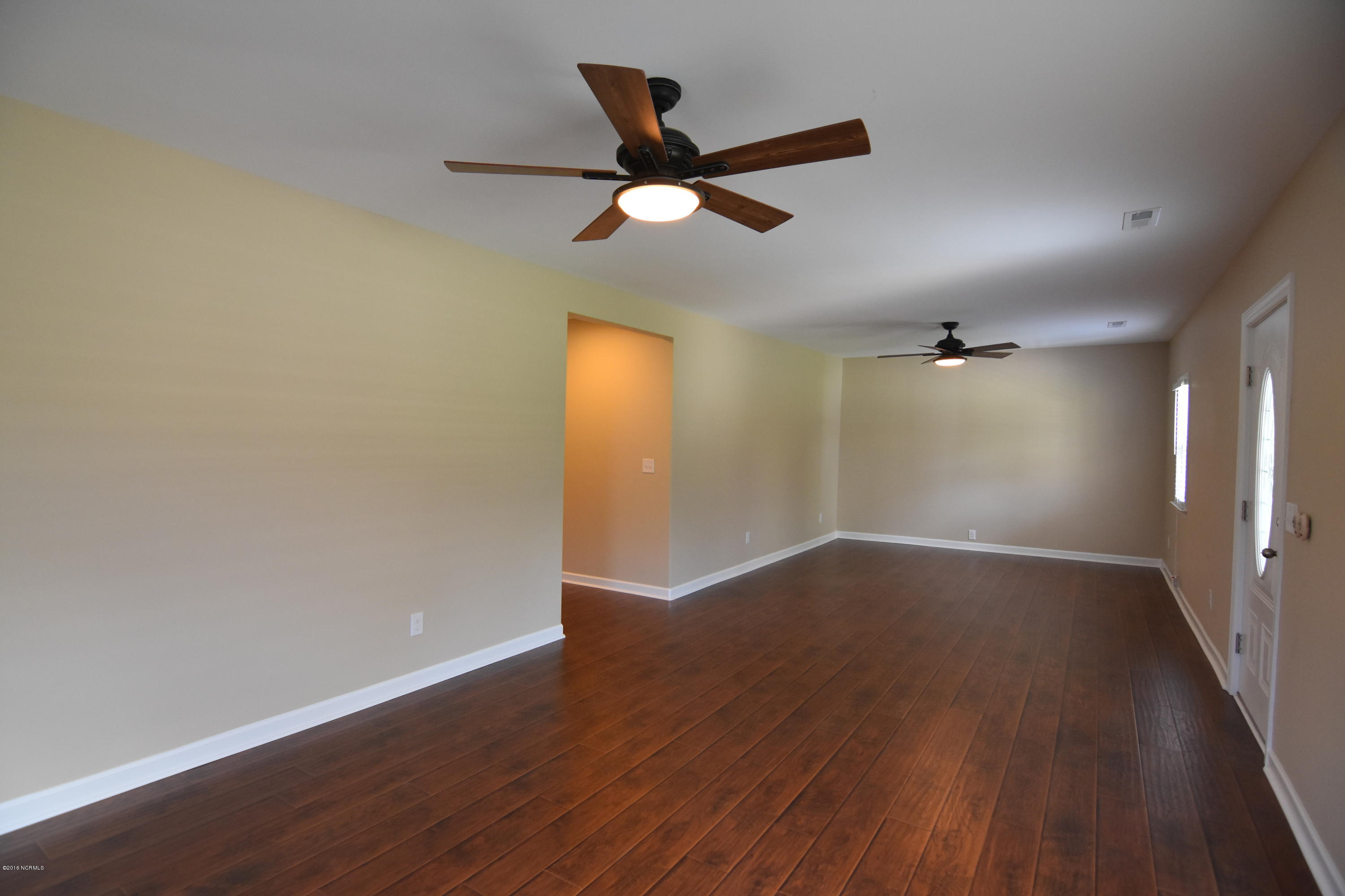 503 West Grantham Road New Bern, NC 28562 - Photo 4 of 25 Living Room