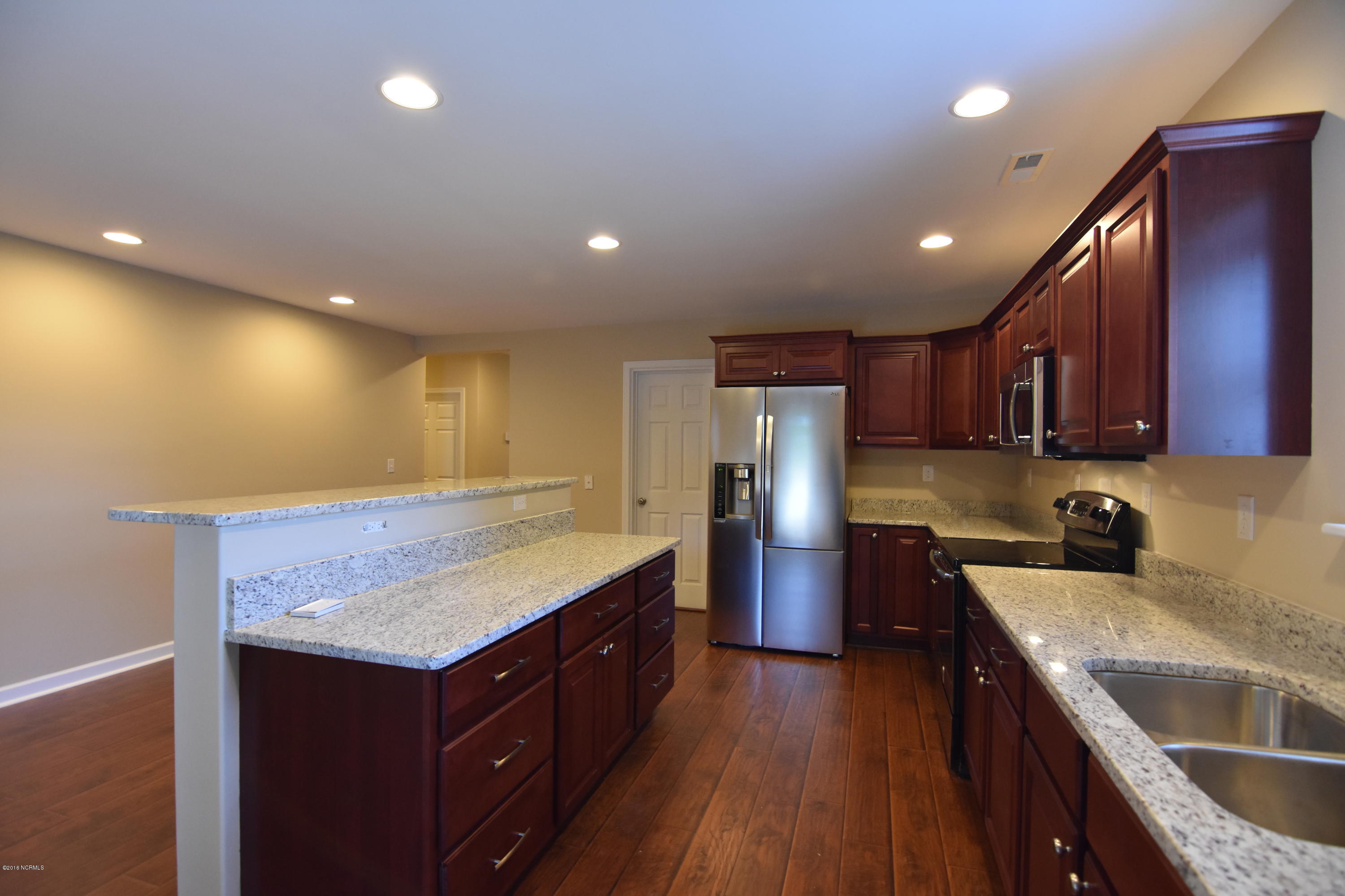 503 West Grantham Road New Bern, NC 28562 - Photo 8 of 25 Kitchen