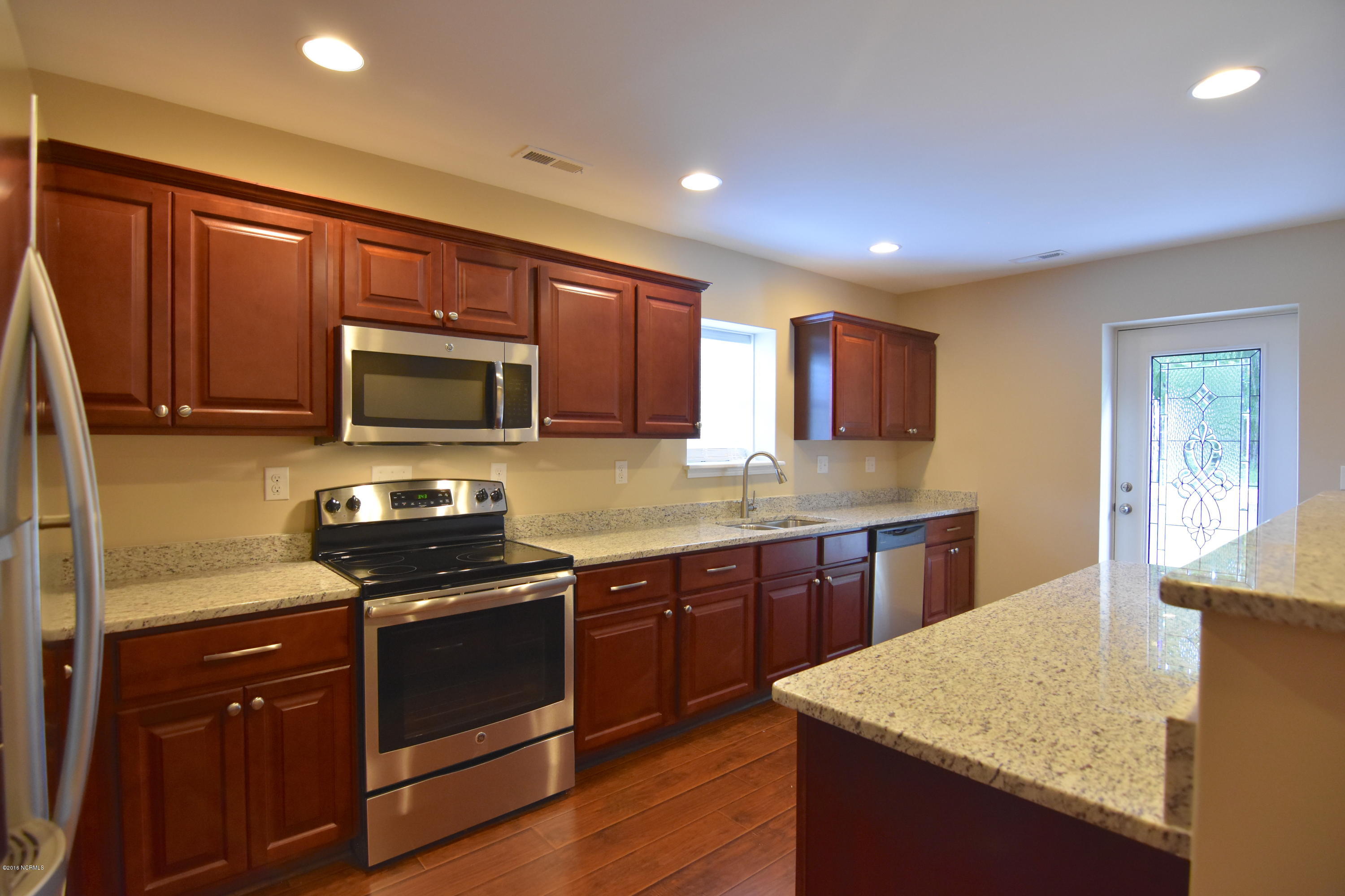 503 West Grantham Road New Bern, NC 28562 - Photo 9 of 25 Kitchen