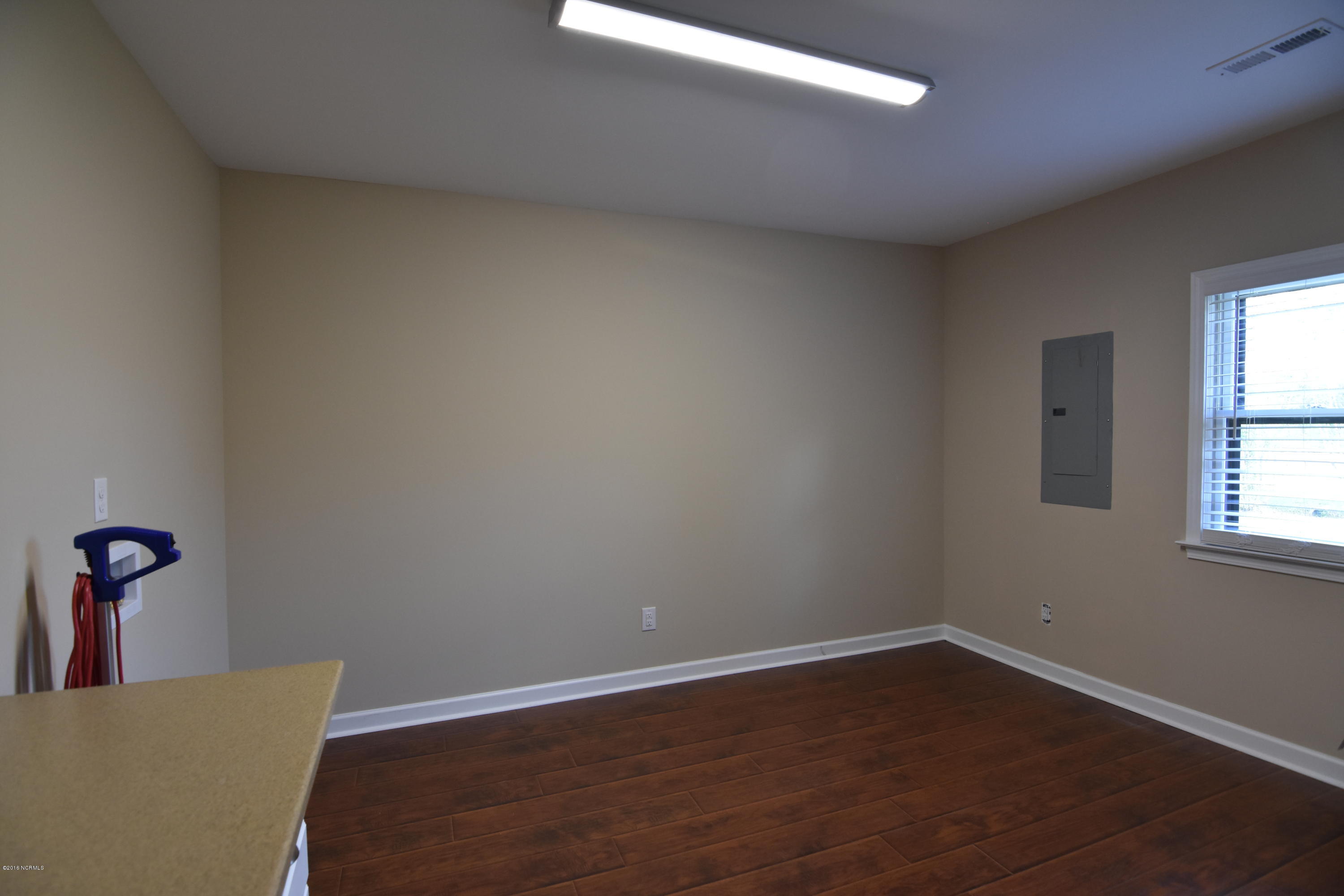 503 West Grantham Road New Bern, NC 28562 - Photo 10 of 25 Laundry Room/ Office Space