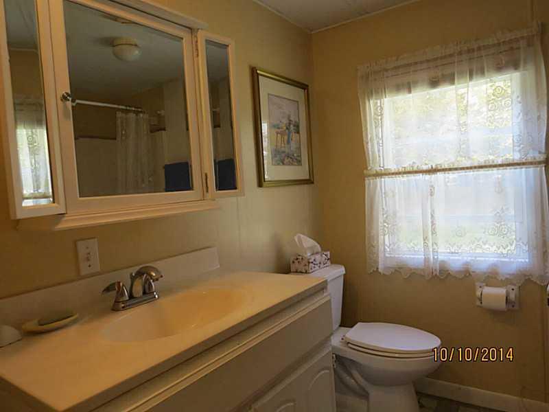 281 Hunts Meadow Road Whitefield, ME 04353 - Photo 10 of 20 Bathroom.