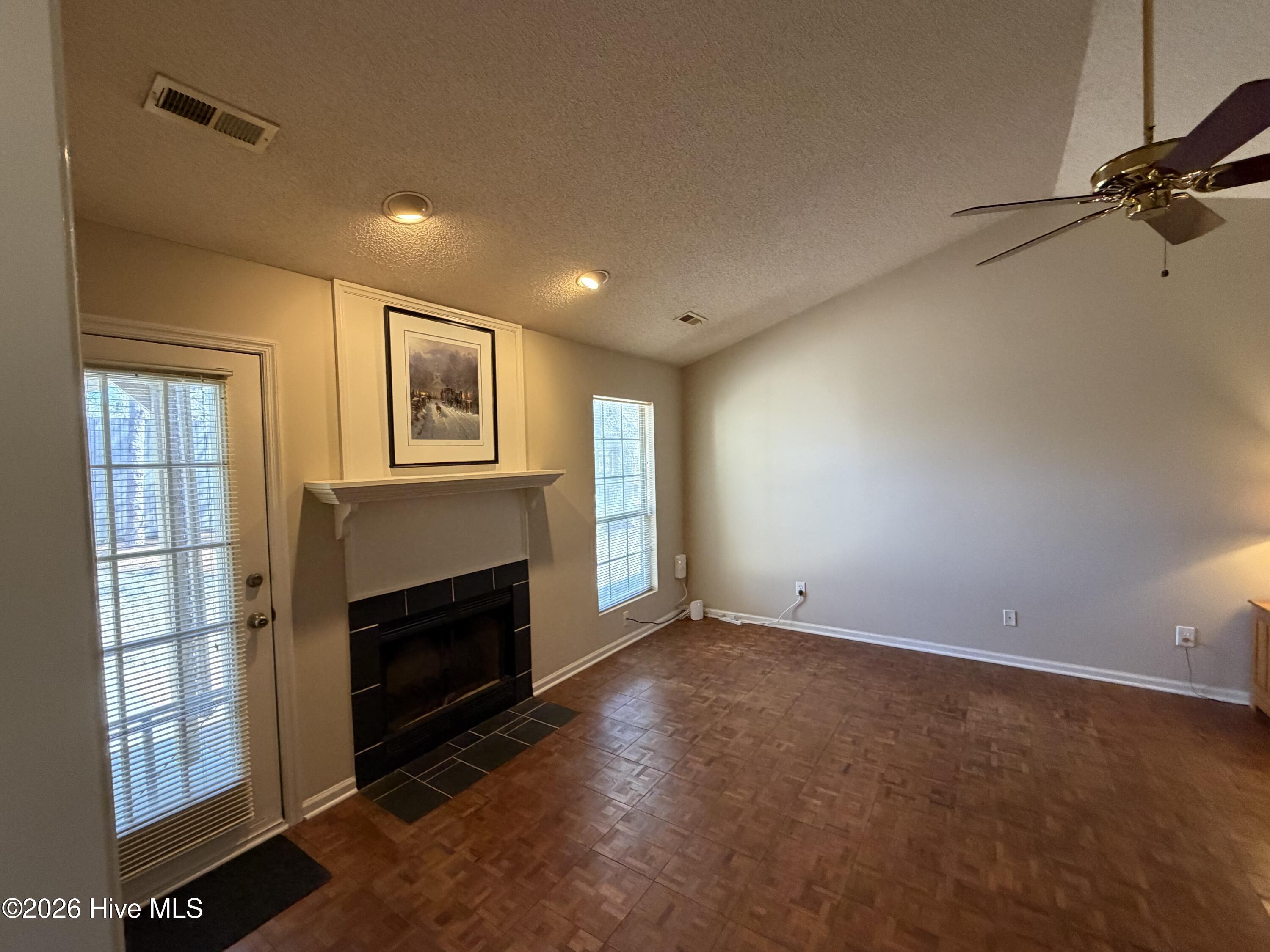 318 Hidden Valley Road Wilmington, NC 28409 - Photo 5 of 22 living room